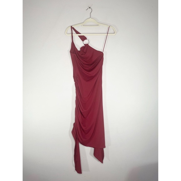 Nicholas One Shoulder Ribbed Cutout Ruched Asymmetrical Midi Dress Maroon Wine - Picture 2 of 5